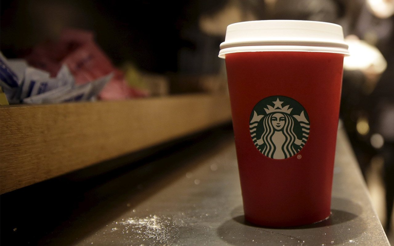 Bebidas de Starbucks contienen cafeína