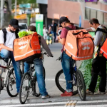 Descubre cuánto gana un repartidor de aplicaciones en México en 2026